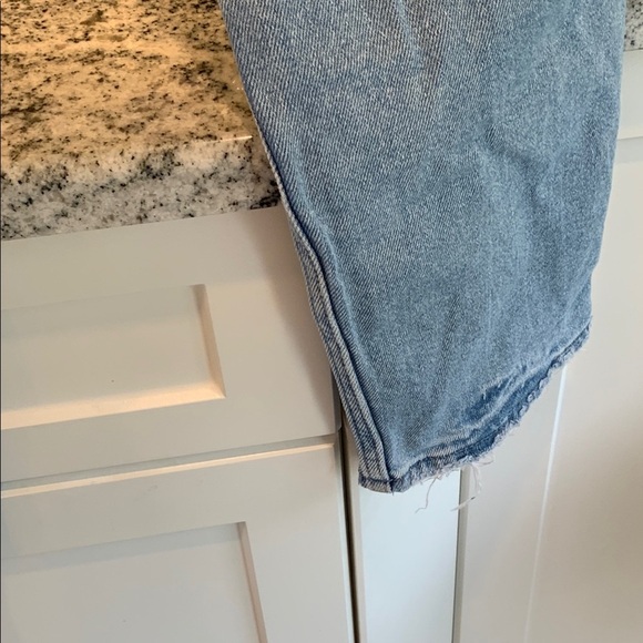 Hollister Curvy High-Rise Mom Jeans in Light Blue - Picture 7 of 9